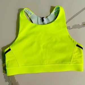Brooks Moves with me sports bra neon size 36 C D